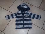 vest + capuchon maat 68, Kinderen en Baby's, Babykleding | Maat 68, Ophalen of Verzenden, Zo goed als nieuw, Jongetje, Truitje of Vestje