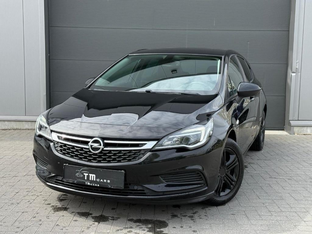 Opel Astra benzine, Voorwielaandrijving, Stof, USB, Zwart