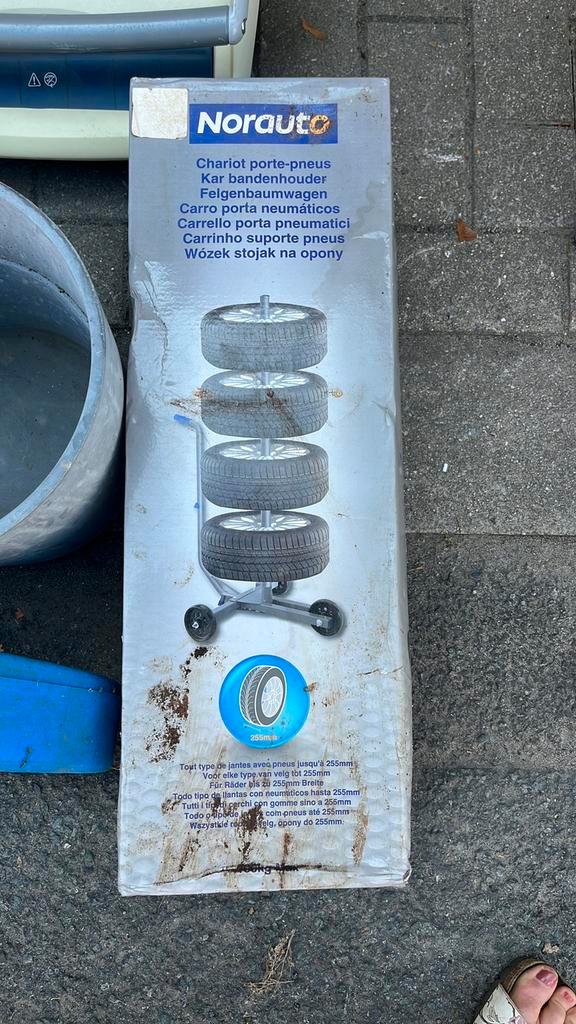hariot porte-pneus Norauto – 4 roues – jusqu’à 255mm, Auto diversen, Auto-accessoires, Zo goed als nieuw, Ophalen