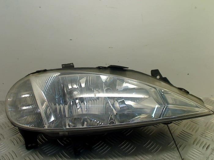 Phare droit d'un Renault Megane, Autos : Pièces & Accessoires, Éclairage, Renault, Utilisé, 3 mois de garantie, Enlèvement ou Envoi