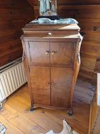 Oude grammofoon kast, Ophalen