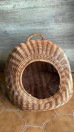 Romantisch rieten katten of hondenmandje, Dieren en Toebehoren, Kattenmanden, Ophalen, Gebruikt, Riet