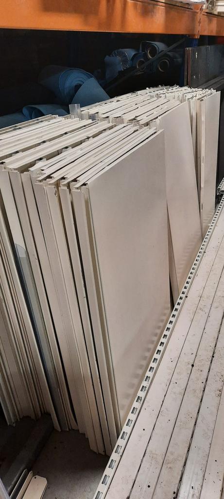 Tegometal rekken, Ophalen, Zo goed als nieuw