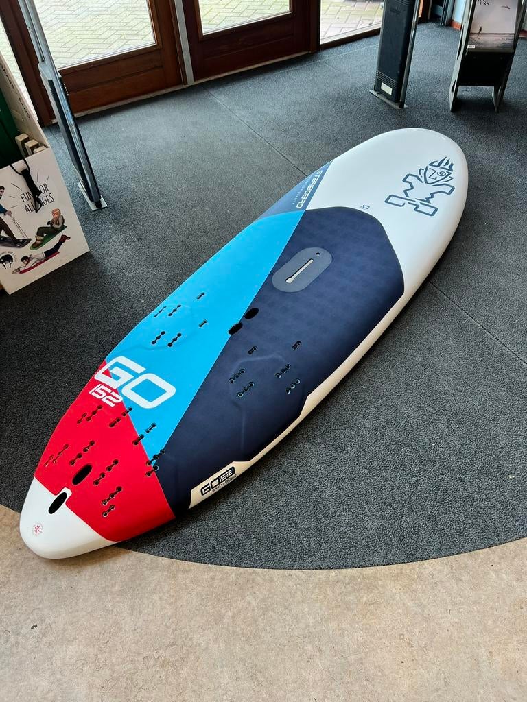 Starboard Go 152, volledige surfset met Gunsails Zoom, Watersport en Boten, Windsurfen, Ophalen, 5 tot 7 m², Met draagtas, Minder dan 250 cm
