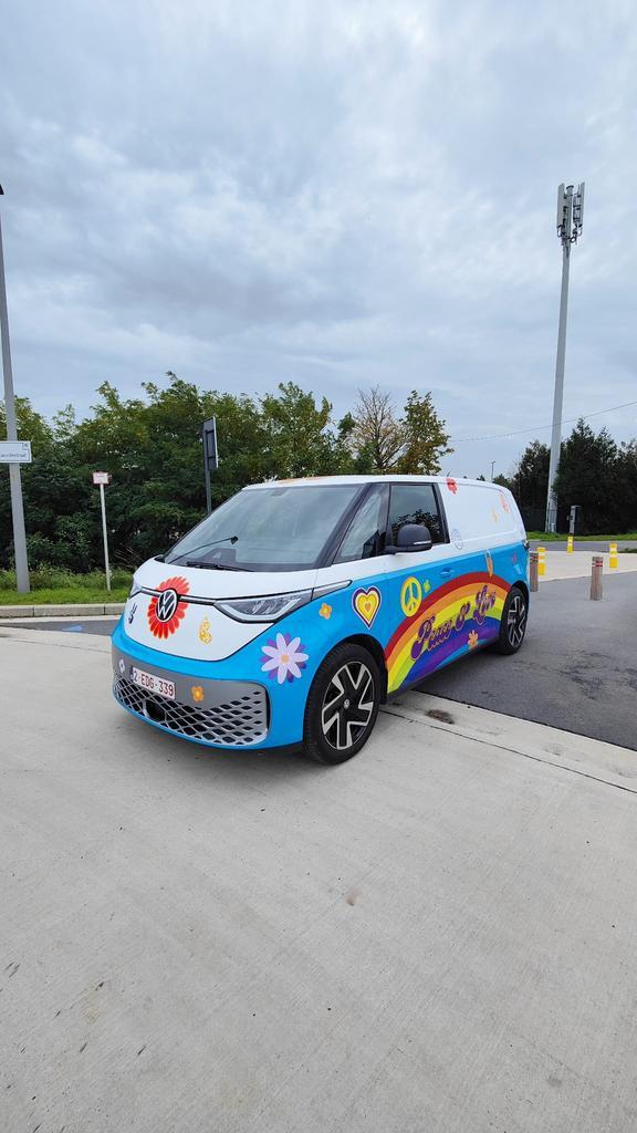 Unieke VW ID. Buzz Cargo “Peace & Love” bijna 35.000 km, Auto's, Volkswagen, Particulier, ID.Buzz, ABS, Achteruitrijcamera, Adaptieve lichten