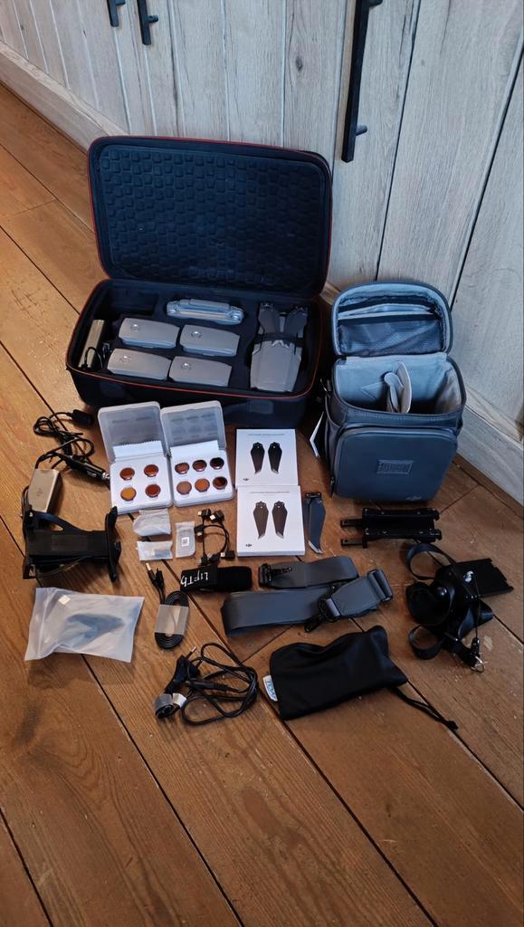 Dji zoom 2 fly more combo incl extras, TV, Hi-fi & Vidéo, Drones, Utilisé, Drone professionnel, Qualité supérieure, DJI, 900 g à 4 kg