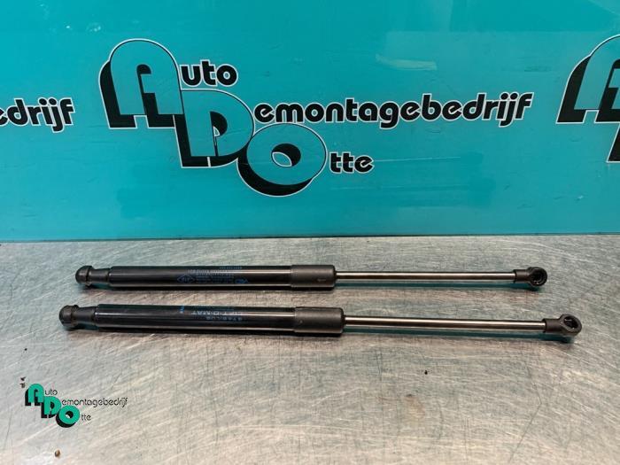 Set Gasdempers Achterklep van een Renault Twingo (Twingo 07-, Auto-onderdelen, Carrosserie, Renault, Gebruikt, 3 maanden garantie