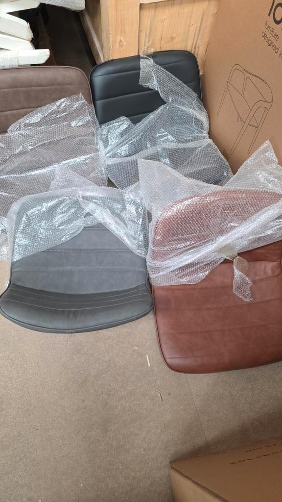 Lot 100st barkrukzitjes nieuw bar cafe horeca partij lot, Hobby en Vrije tijd, Feestartikelen | Verhuur, Ophalen of Verzenden