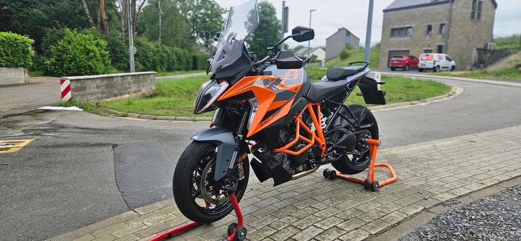 Ktm 1290 Super Duke Gt 2024, Permis Moto A, Plus de 35 kW, 2 cylindres, Poignées chauffantes
