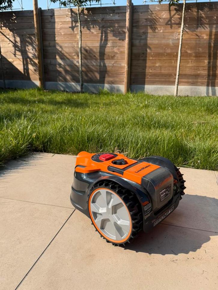Robotmaaier Lawnmaster VRM16, Jardin & Terrasse, Tondeuses robotisées, Comme neuf, Moins de 20 cm, Enlèvement