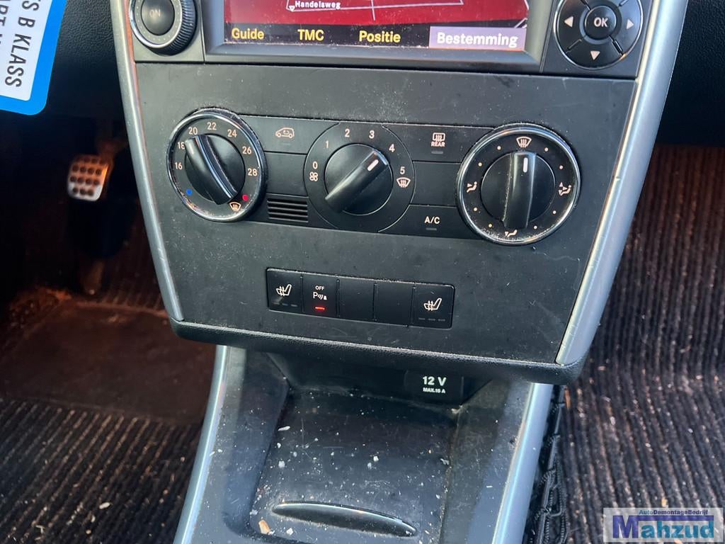 Interrupteur de chauffage de si ge MERCEDES CLASSE B W245 20, Mercedes-Benz AG, Mercedes-Benz, Utilisé, Mercedesstrasse 120
70372  Stuttgart, DE