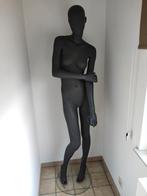 Paspop vrouw hans boodt, Ophalen