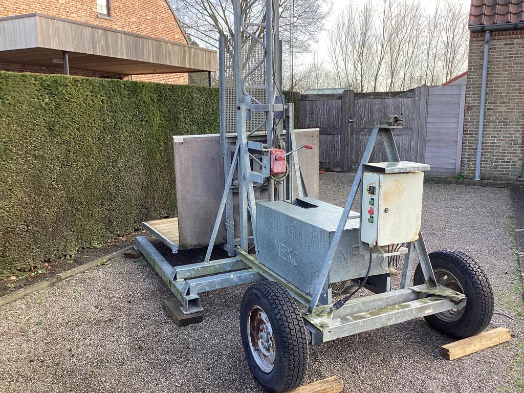 Bouwlift volledig nagezien, Doe-het-zelf en Bouw, Ophalen, Zo goed als nieuw, Bouwlift