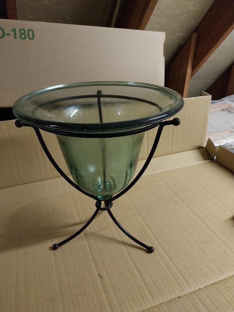 metalen staander met glazen stolp, Ophalen