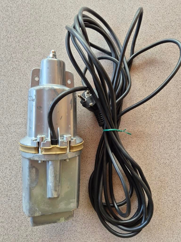 POMPE DE SOUS-SOL POMPE À EAUX USÉES, Enlèvement ou Envoi, Comme neuf