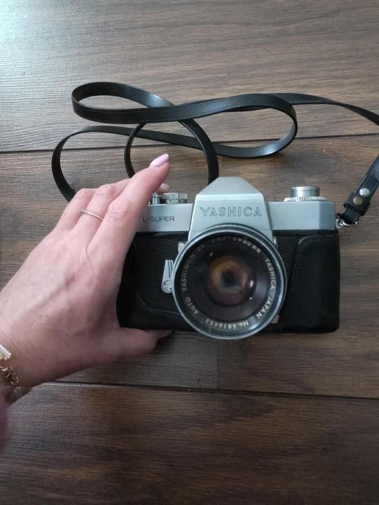 Complete vintage set: Yashica TL-Super SLR + 50mm f/1.7 + Vi, Ophalen of Verzenden