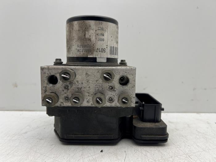 Pompe ABS d'un Opel Insignia, Autos : Pièces & Accessoires, Électronique & Câbles, Opel, Utilisé, 3 mois de garantie, Enlèvement ou Envoi