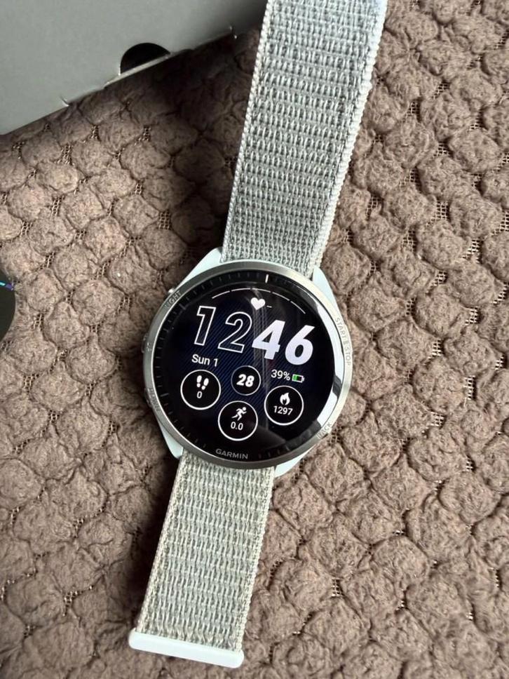 Montre de course Garmin Forerunner 965 AMOLED, Bijoux, Sacs & Beauté, Montres de sport, Comme neuf, Enlèvement ou Envoi