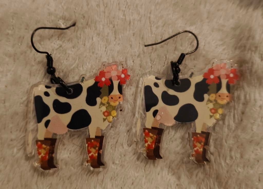 Boucles d'oreilles Little Cow, Bijoux, Sacs & Beauté, Boucles d'oreilles, Enlèvement ou Envoi, Neuf, Blanc, Pendantes