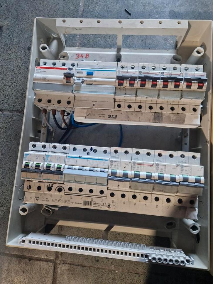 De zekeringkast, differentiëlen en zekeringen voldoen volled, Doe-het-zelf en Bouw, Elektriciteit en Kabels, Ophalen of Verzenden