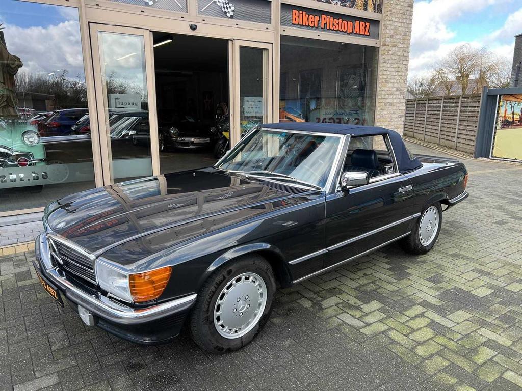 Mercedes-Benz - 560 SL - Voiture classique, Achat, Entreprise, Cabriolet, Toit ouvrant