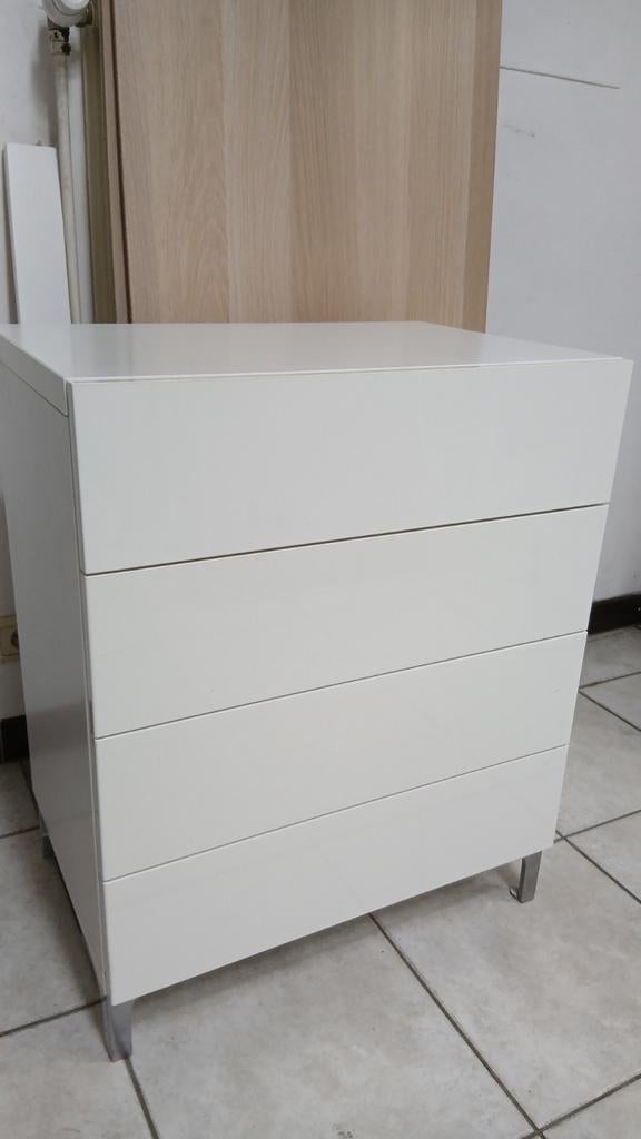 Besta petite commode 4 tiroirs blanche laquée, Enlèvement