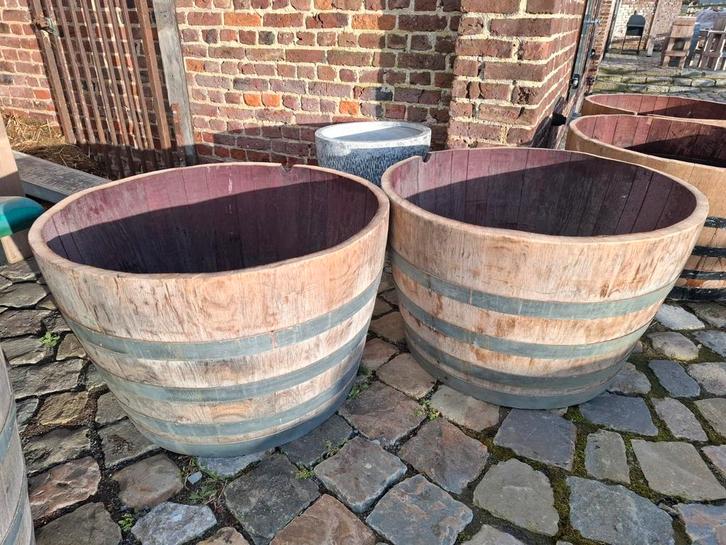 Un demi-tonneau de vin - 53 cm x 82 cm ! Cuve en chêne pour, Jardin & Terrasse, Bacs à fleurs & Jardinières, Enlèvement