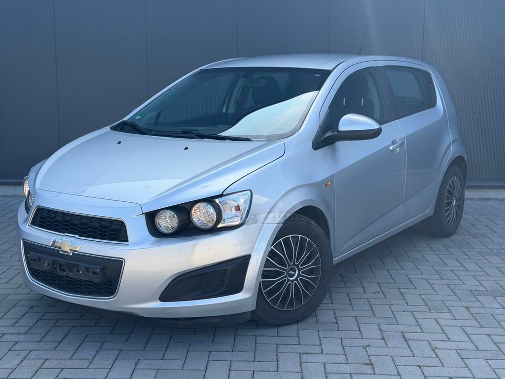 Chevrolet Aveo 1.4 Benzine / Automaat / Airco, Auto's, Stof, 4 cilinders, Bedrijf, Radio