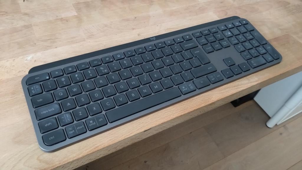 Draadloos toetsenbord Logitech MX Keys S, Computers en Software, Toetsenborden, Gebruikt, Logitech, Ophalen of Verzenden, Draadloos