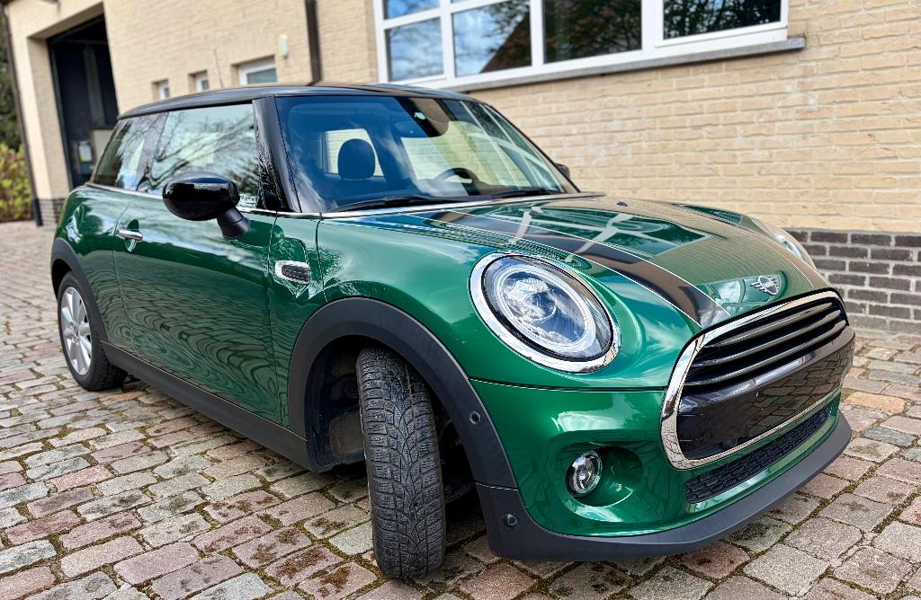 Mini Cooper 1.5 Automaat British Racing Green 37000 km, Auto's, Stof, Grijs, 3 cilinders, 133 g/km