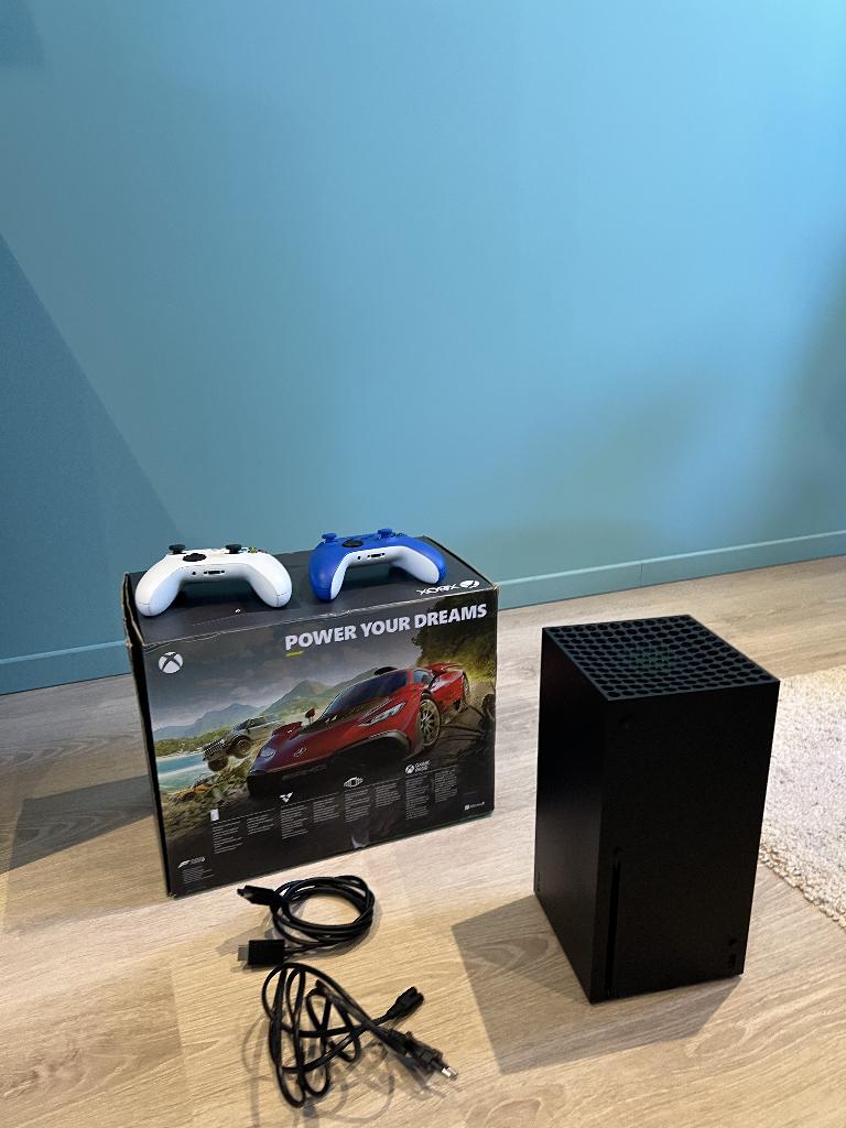 Xbox Series X + 2 manettes, Consoles de jeu & Jeux vidéo, Enlèvement, Comme neuf, Xbox Series X