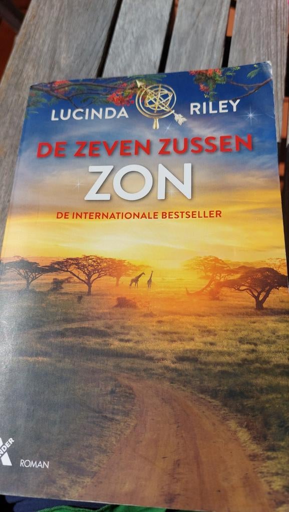 Lucinda Riley - Zon, Boeken, Literatuur, Ophalen