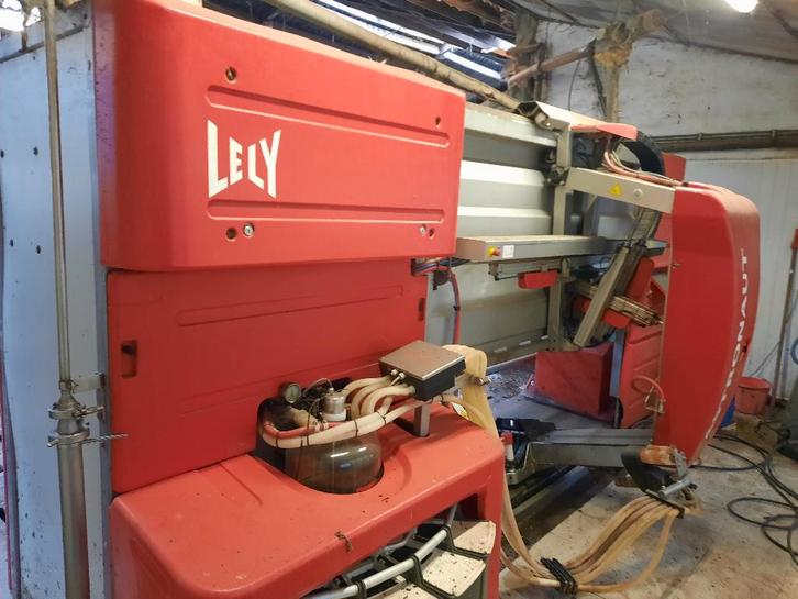 Melkrobot LELY A3 + koeltank 6150L, Dieren en Toebehoren, Runderen