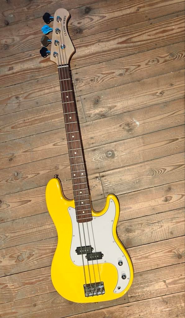 Precision Bass met Gigbag, Muziek en Instrumenten, Snaarinstrumenten | Gitaren | Bas, Ophalen of Verzenden, Nieuw, Elektrisch