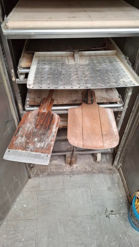 Aangeboden: een partij gebruikte bakkerijapparatuur, ideaal, Tuin en Terras, Bergingen en Tuinkasten, Ophalen of Verzenden