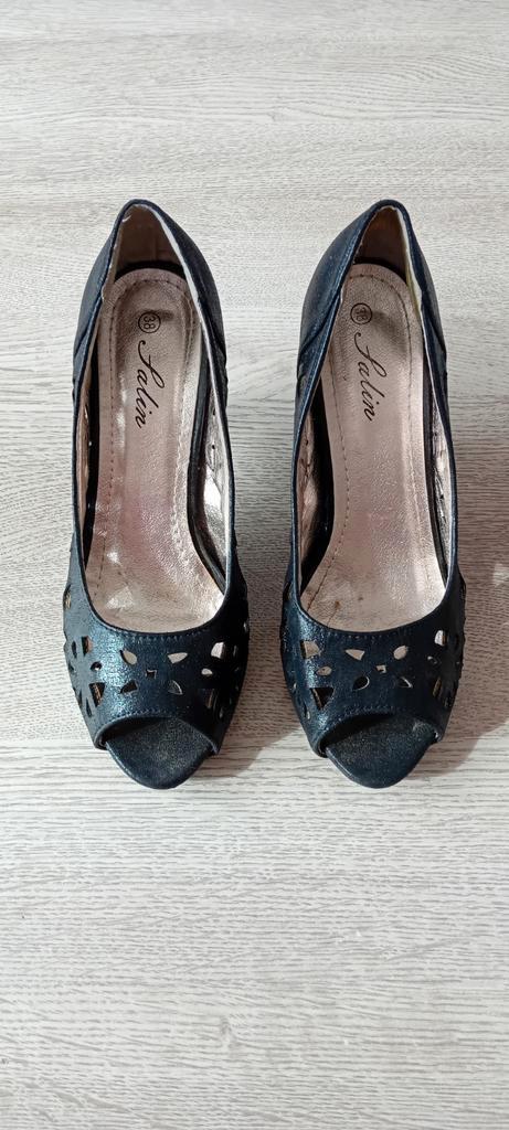 Salin zwarte pumps maat 38, Kleding | Dames, Schoenen, Nieuw, Pumps, Zwart, Ophalen of Verzenden