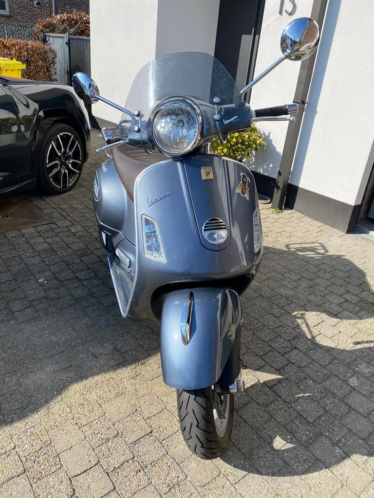 Vespa Gts 300 ie, Scooter, 300 cc, Motorrijbewijs A, Particulier