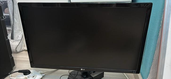 LG Monitor 24 inch 60Hz, Computers en Software, Monitoren, Gebruikt, 60 Hz of minder, DVI, HDMI, Ingebouwde speakers, Hoofdtelefoonaansluiting