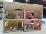 Haba poppenhuis met meubeltjes en 2 popjes, Kinderen en Baby's, Speelgoed | Poppenhuizen, Poppenhuis, Gebruikt, Ophalen