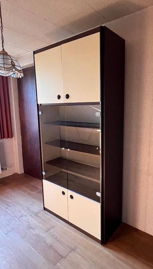 Retro 70's boekenkast / vitrinekast met glazen deuren, Huis en Inrichting, Kasten | Vitrinekasten, Gebruikt, 200 cm of meer, 100 tot 150 cm