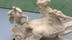 Beeldhouwwerk Romeinse strijdwagen met paarden – gesigneerd, Ophalen