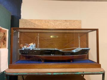 Model boot: M.V. TRIDALE  beschikbaar voor biedingen