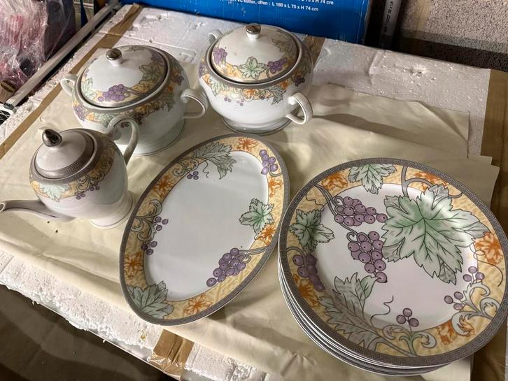 Service complet en porcelaine Royal Doulton “Woodstock”, Antiek en Kunst, Antiek | Servies compleet, Ophalen