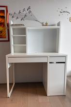 Ikea bureau Micke met schabben, Huis en Inrichting, Bureaus, Ophalen, Zo goed als nieuw, Bureau