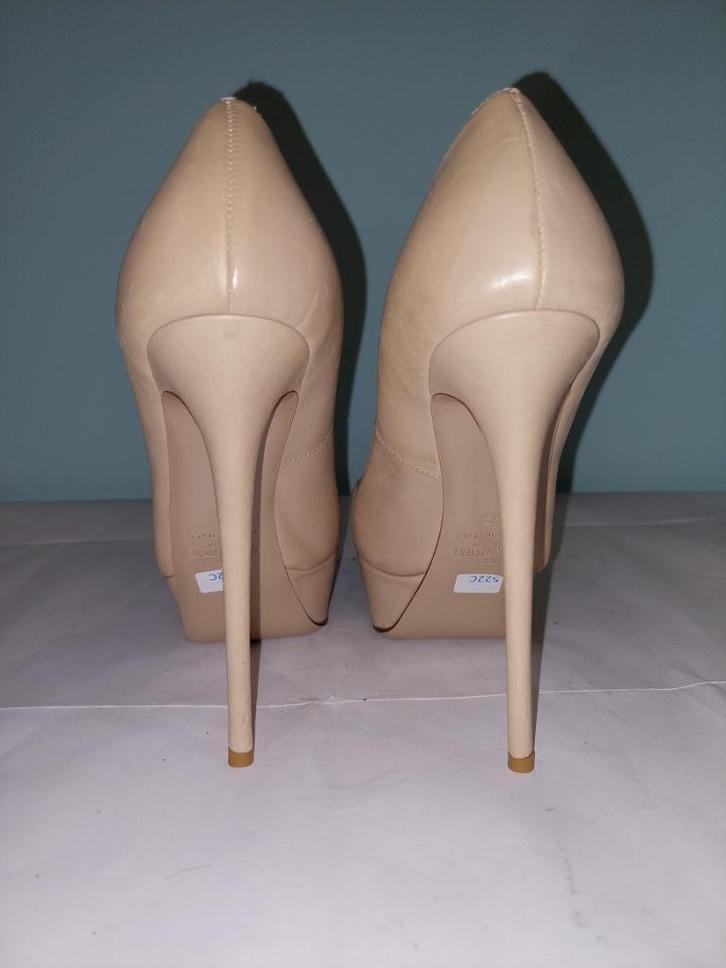 522C* VALENTINO sexy authentieke pumps (37,5), Kleding | Dames, Schoenen, Gedragen, Pumps, Overige kleuren, Verzenden