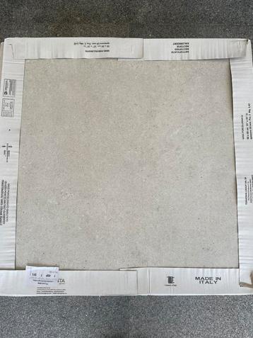 3 tegels 90x90cm beschikbaar voor biedingen