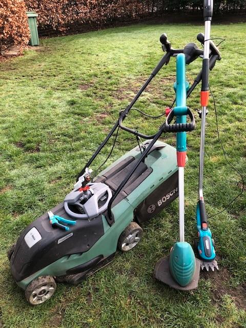 grasmachine, cirkelmaaier, graskantmaaier, schaar, spoeier, Tuin en Terras, Grasmaaiers, Gebruikt, Elektrische grasmaaier, 30 t/m 39 cm