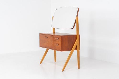 Iconische vintage kaptafel van Ølholm Møbelfabrik, Antiek en Kunst, Antiek | Meubels | Kasten, Ophalen