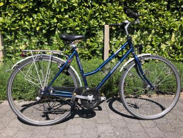 Dames/meisjesfiets beschikbaar voor biedingen
