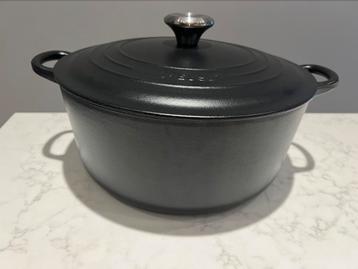 ATTENTION : Le Creuset noir mat 28 cm à l'état neuf  disponible aux enchères